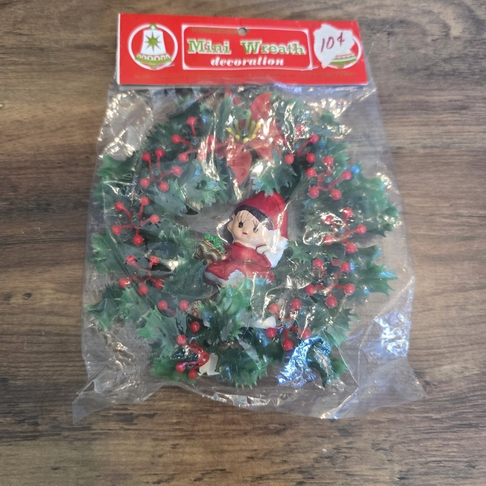 Commodore‎ Mini Wreath Decoration New In Package Vintage Wreath & Elf Holiday